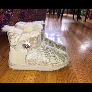 Uggs I do bailey Austrian Crystal size 7